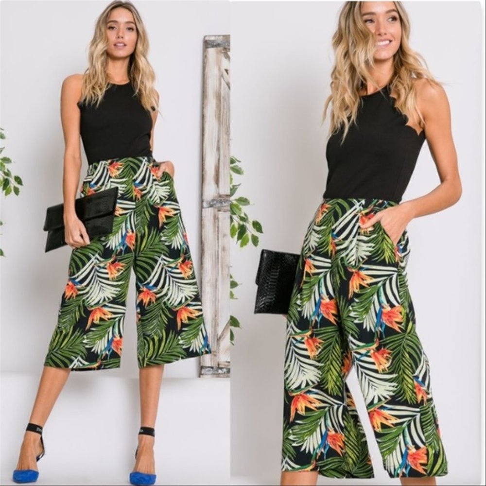 PAMELA Palm Print Cropped Pants - Picture 2 of 4